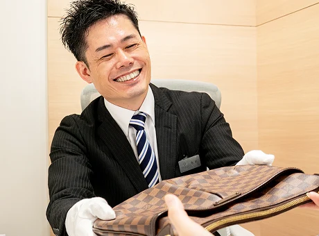 目の前で丁寧な査定