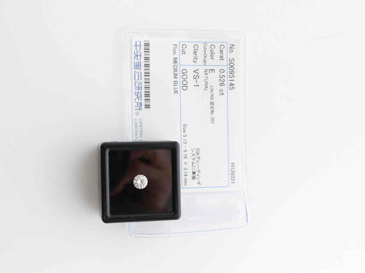 ダイヤモンド 0.526ct E VS-1 G MEDIUM BLUE