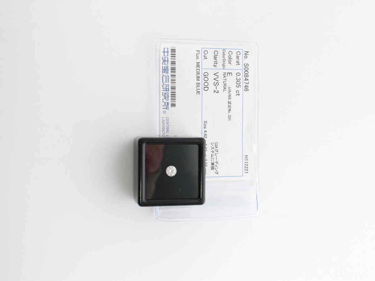 ダイヤモンド 0.305ct E VVS-2 G MEDIUM BLUE