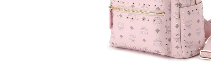 MCMのピンク色リュックは地雷系?