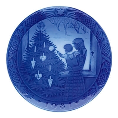 1981年 クリスマスツリーに見とれて