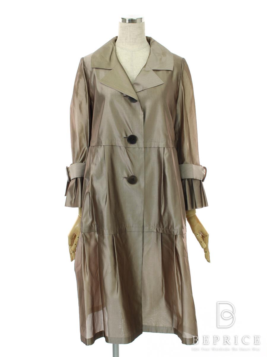 ♦︎クリーニング済美品フォクシーブティック　中綿　シルクロングコート　ベージュ コート – FOXEY 公式オンラインブティック