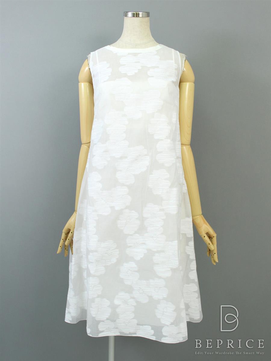 フォクシーブティック ワンピース Swan Dress 35361買取実績 | 東京都渋谷区
