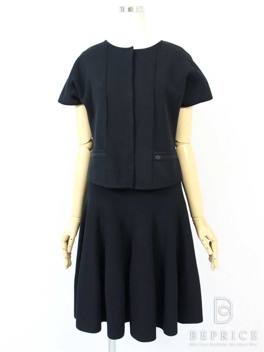 フォクシーブティック 2015年 セットアップ ジャケット＆スカート Galette 34588 ブラック買取実績 | 東京都目黒区