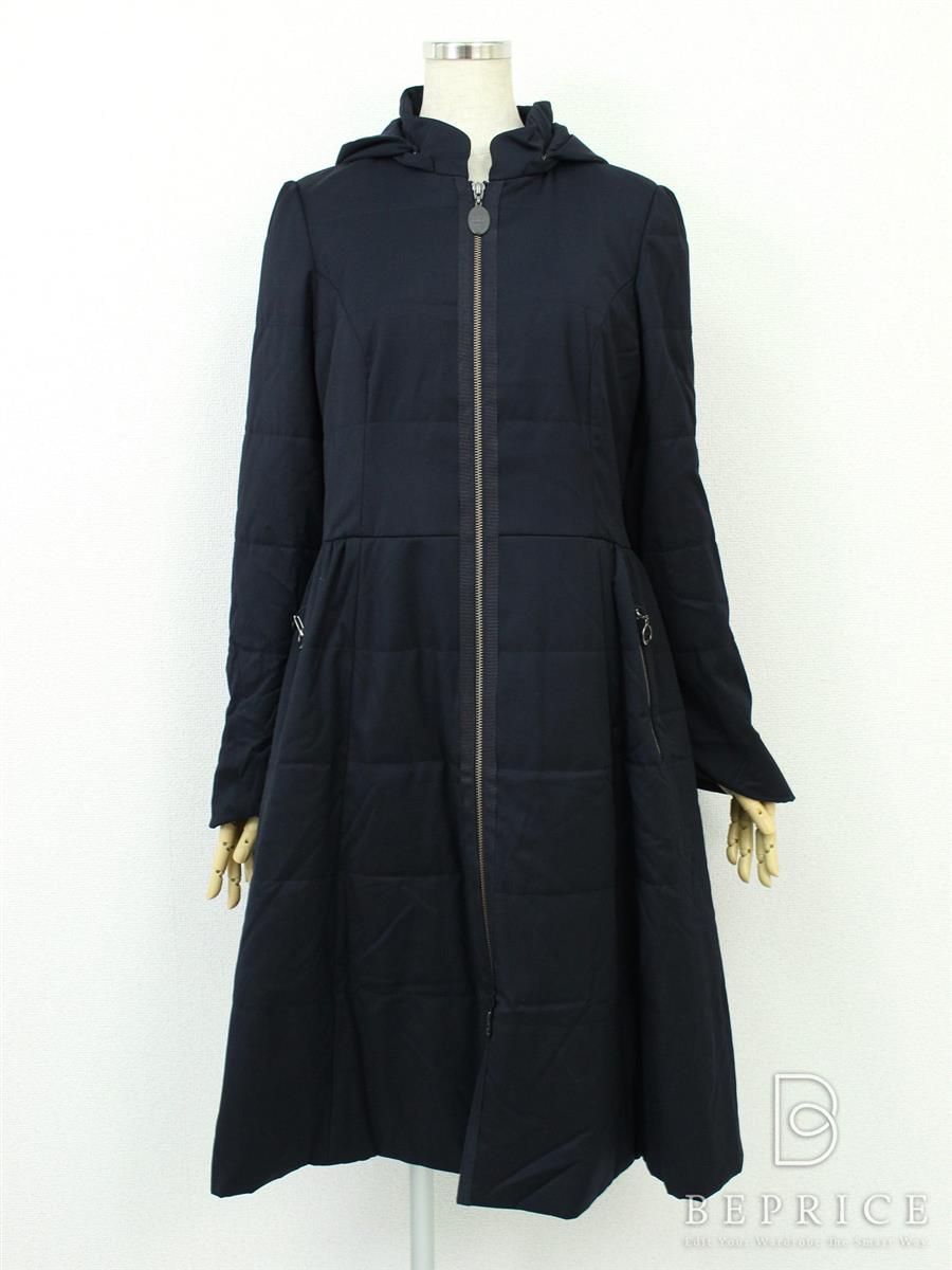 フォクシーニューヨーク 2014年 コート TUXEDO CUSHION 33713 ネイビー買取参考価格 | 滋賀県草津市