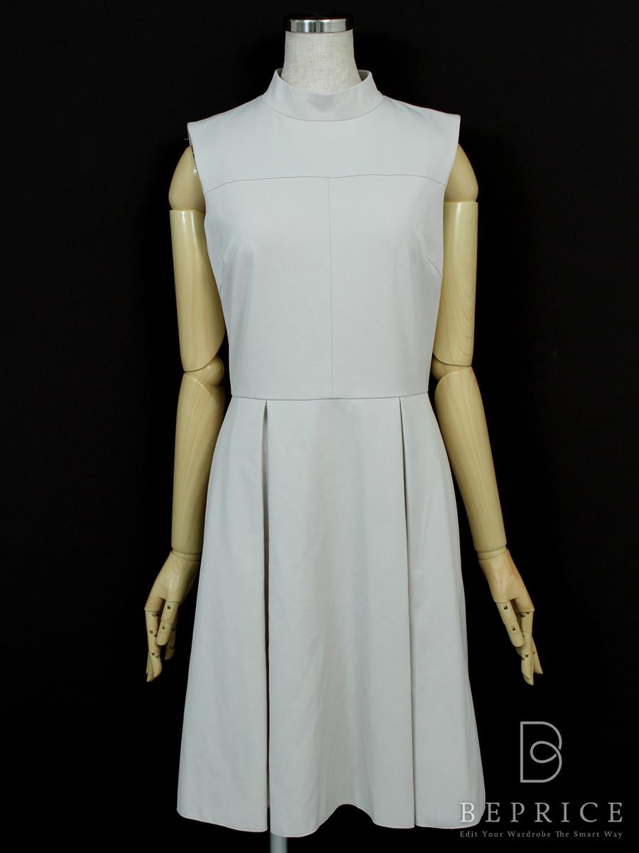 フォクシーニューヨーク 2016年 ワンピース Faille Pleat Fit and Flare 35075 ベージュ買取参考価格 | 東京都中央区