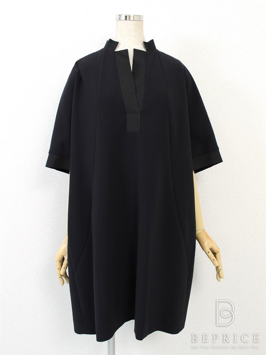 フォクシーニューヨーク 2016年 ワンピース Grosgrain Mix Media Tuinic 35646 ブラック買取参考価格 | 兵庫県宝塚市