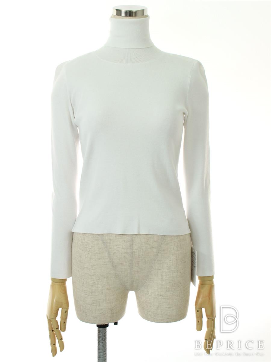 フォクシーニューヨーク ニット 2014年 トップス タートルセーター 33652 ホワイト買取実績 | 東京都立川市