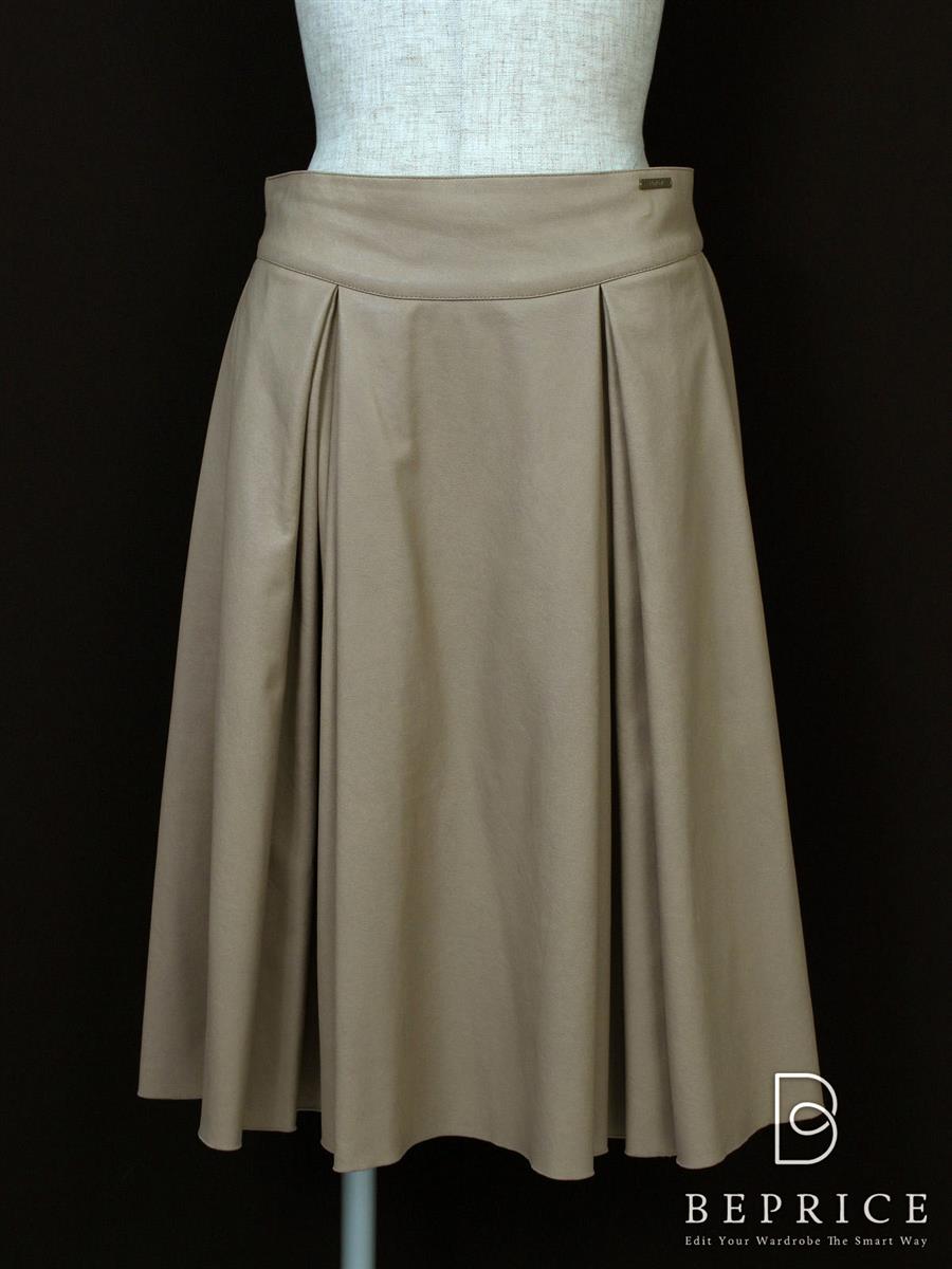 フォクシーニューヨーク 2014年 スカート ツインズ レザー調 33688 ベージュ買取実績 | 東京都板橋区