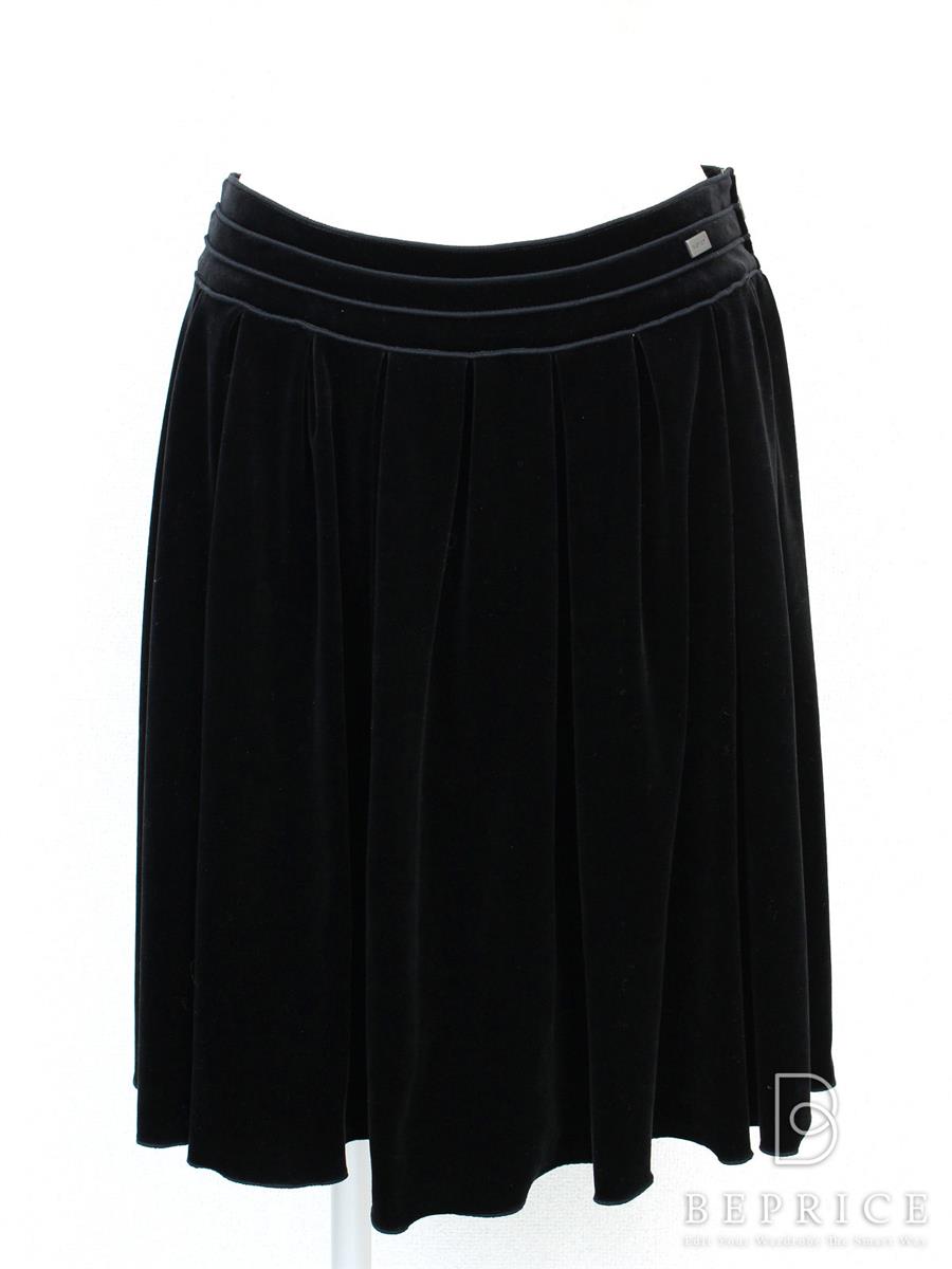 フォクシーニューヨーク 2014年 スカート フレアー ベロア フルタックミニ 33687 ブラック買取実績 | 愛知県名古屋市
