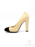 シャネルパンプス バイカラー ベロアの参考買取価格