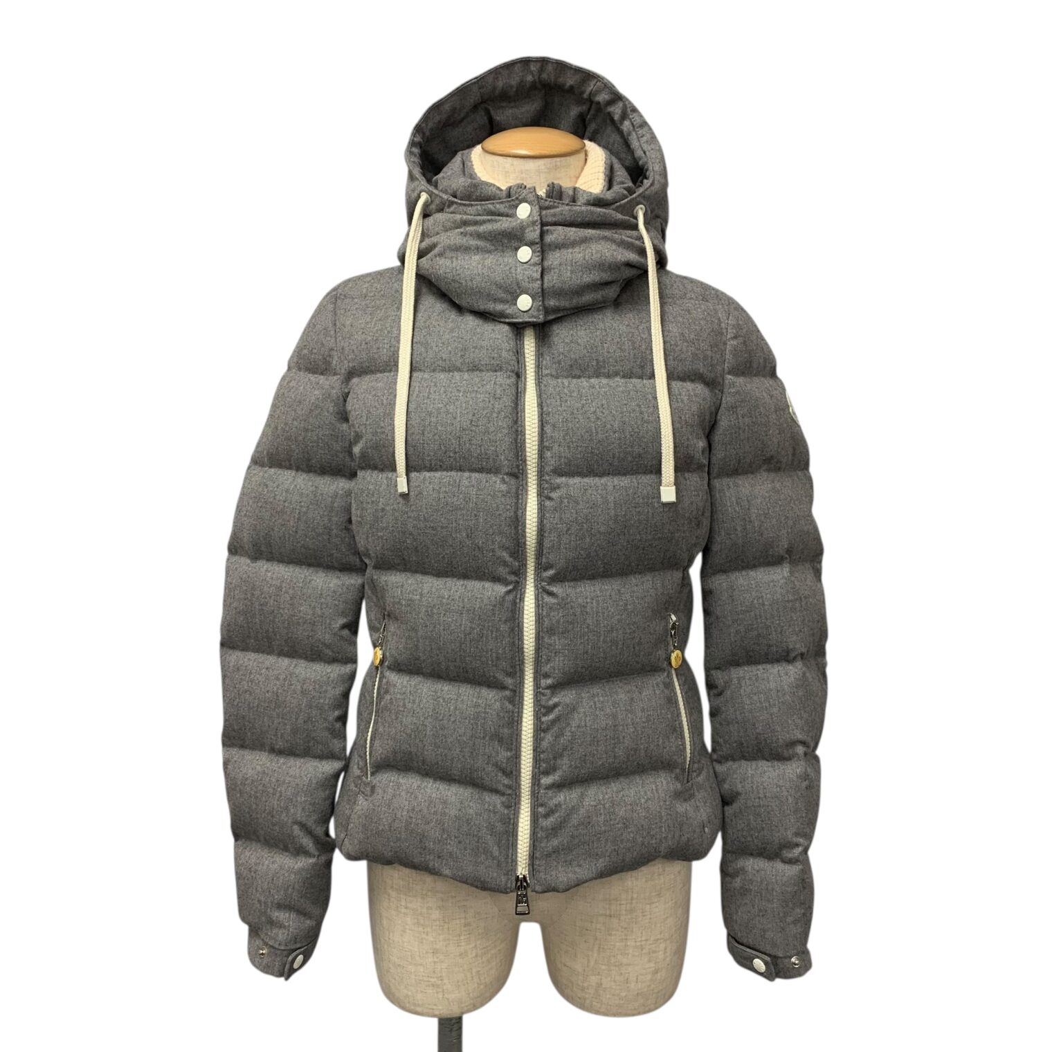 モンクレール MUFLIER GIUBBOTTO MUFLIER JACKET ダウンジャケット 120934692605買取実績 | 山梨県