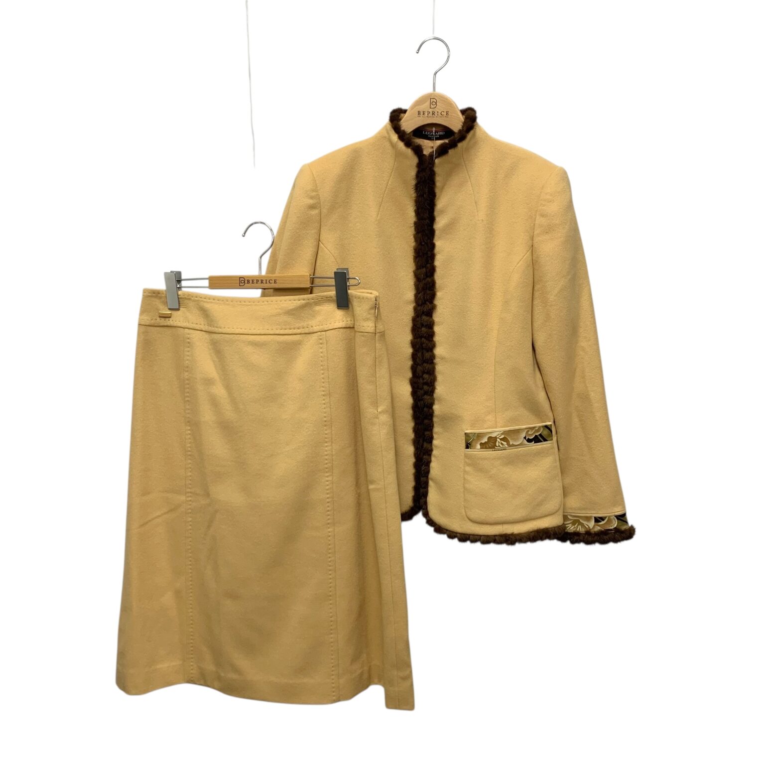 レオナールファッション スカートスーツ 0361950 0362951買取実績 | 大阪市阿倍野区