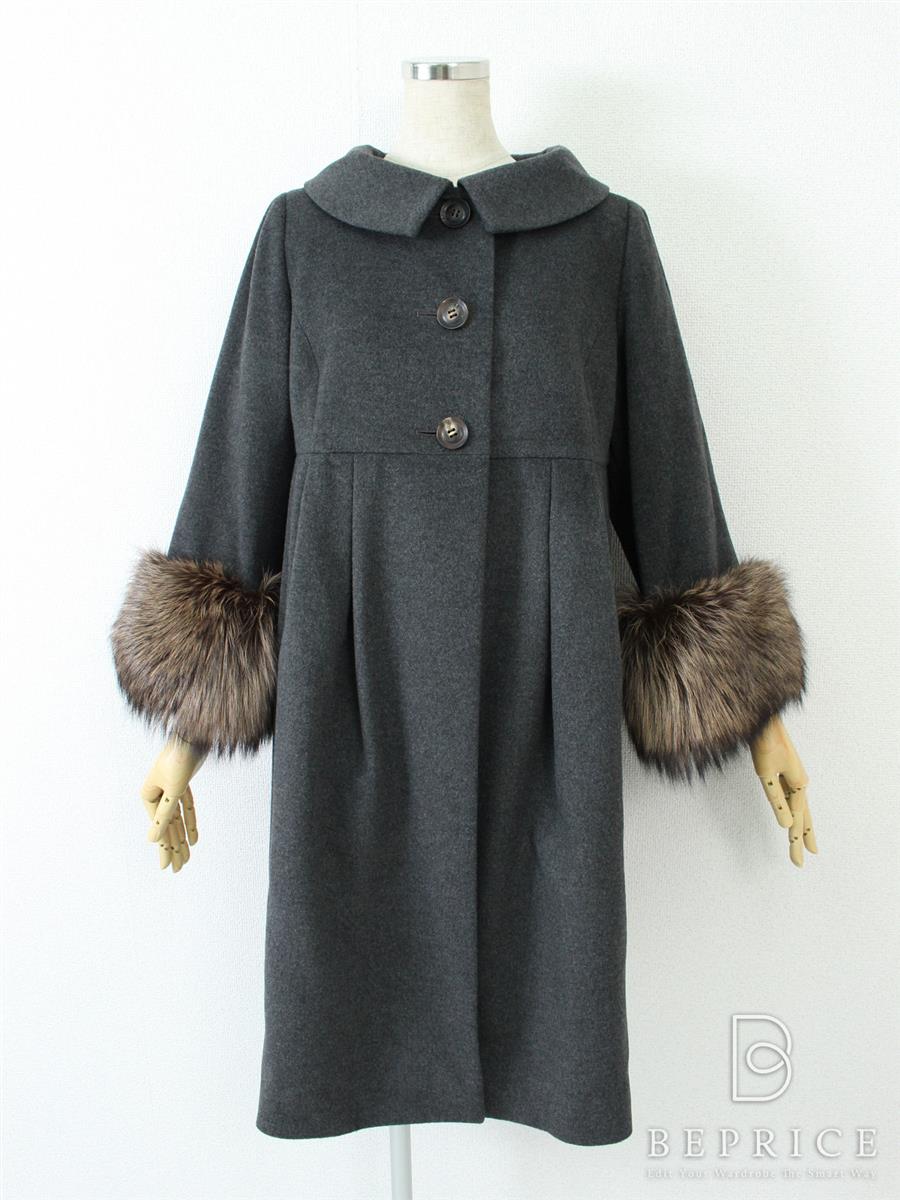 フォクシーブティック フォックスファーカフス付き