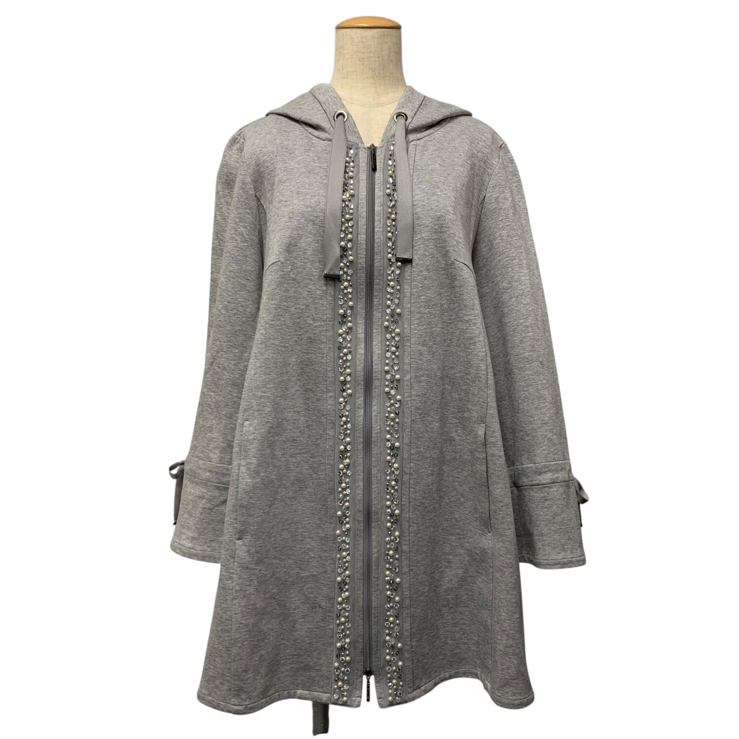 トゥービーシック W7E04-328-07 パーカー 44 グレー ジップアップ ビジュー買取実績 | 神奈川県藤沢市