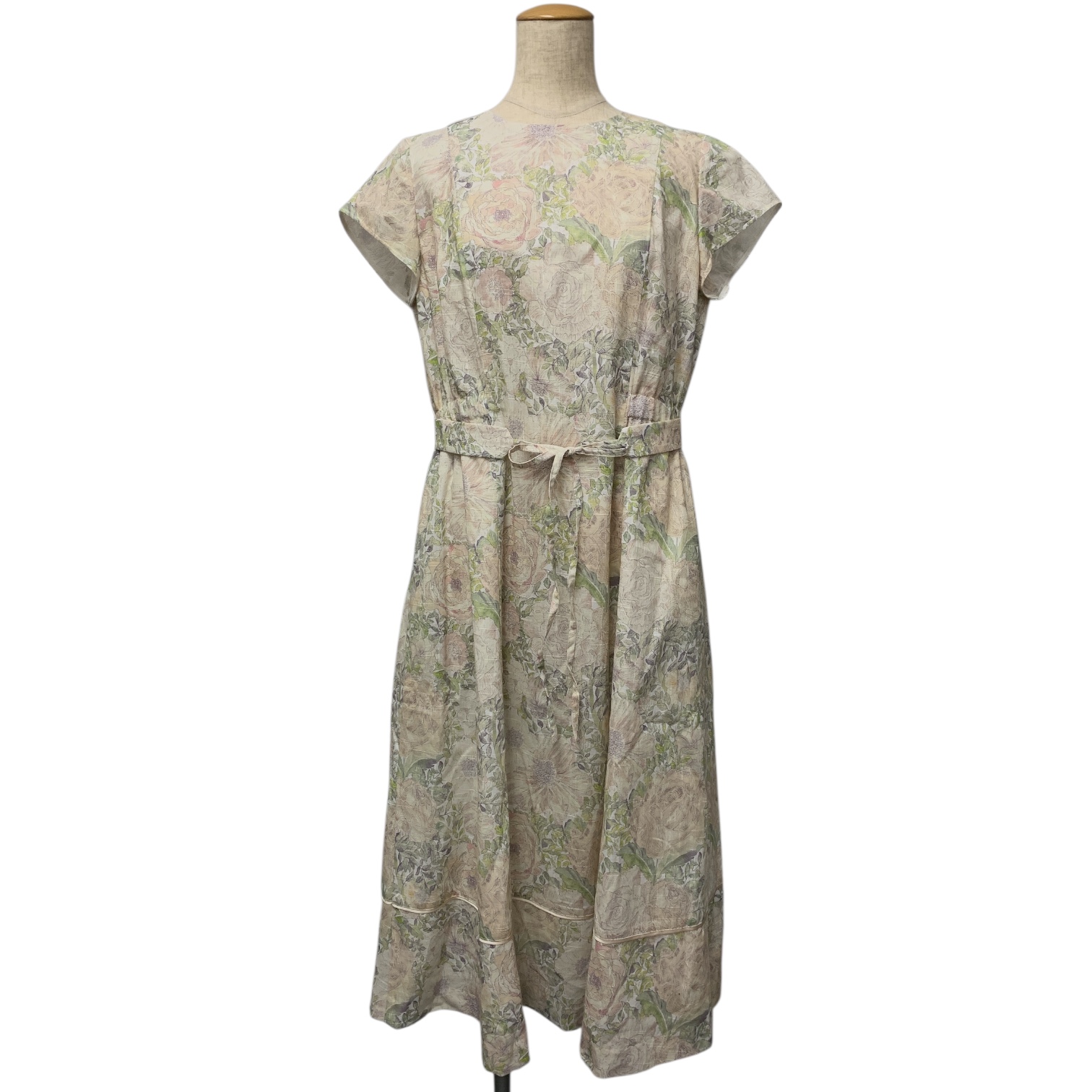 アマカ V5J09-560 LIBERTY Rose Xanthe フレンチスリーブワンピース買取実績 | 鹿児島県鹿児島市