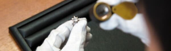 目の前で査定してくれるか