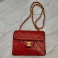 シャネルショルダーバッグ レッド ミニ ラムスキン マトラッセの参考買取価格