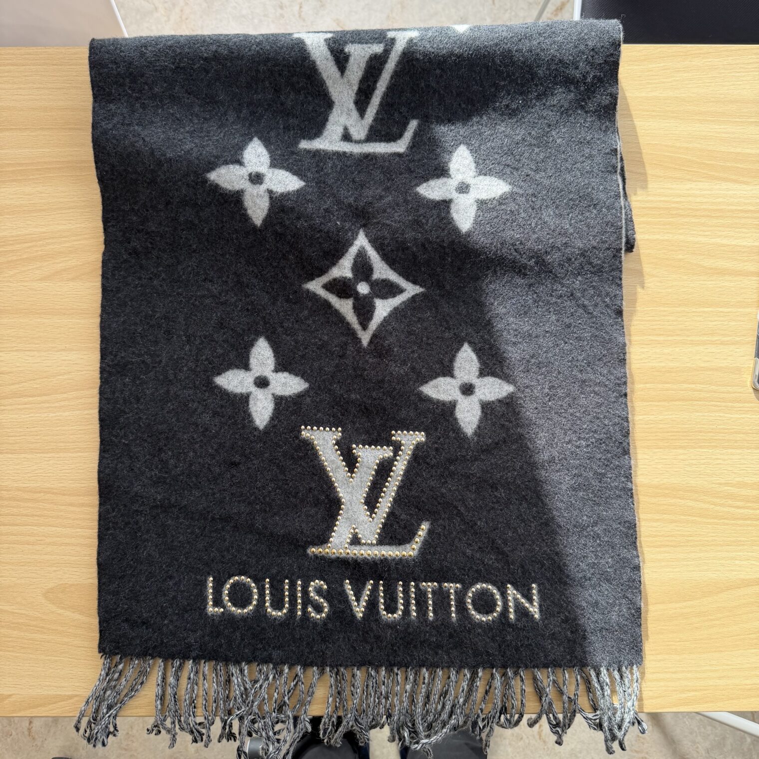 ルイヴィトン レイキャビックマフラー M71588買取実績 | 青森県