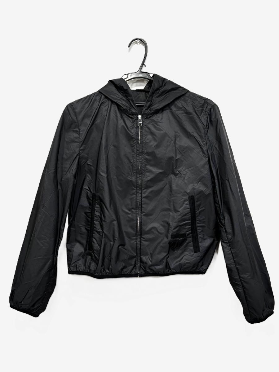 PRADA プラダ ナイロンパーカー 40 黒 三角ロゴ買取実績 | 札幌市厚別区
