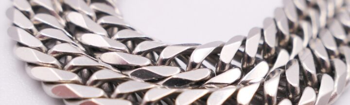 プラチナ相場は金とは別に動く