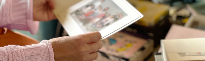 遺品の人物写真の捨て方｜処分方法と注意点