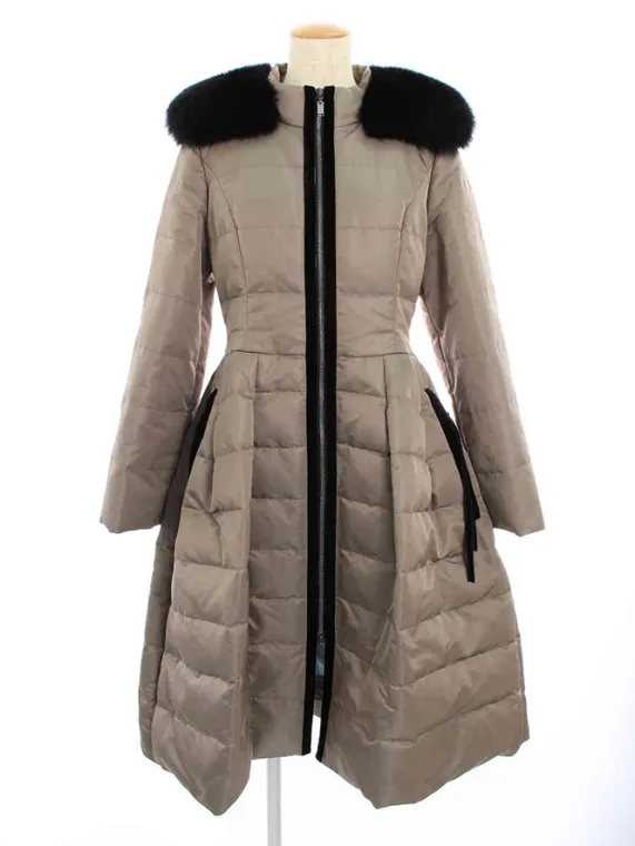 フォクシーブティック ダウンコート Coat フォックスファー 39239 2018年 ブラック買取参考価格 | 埼玉県東松山市