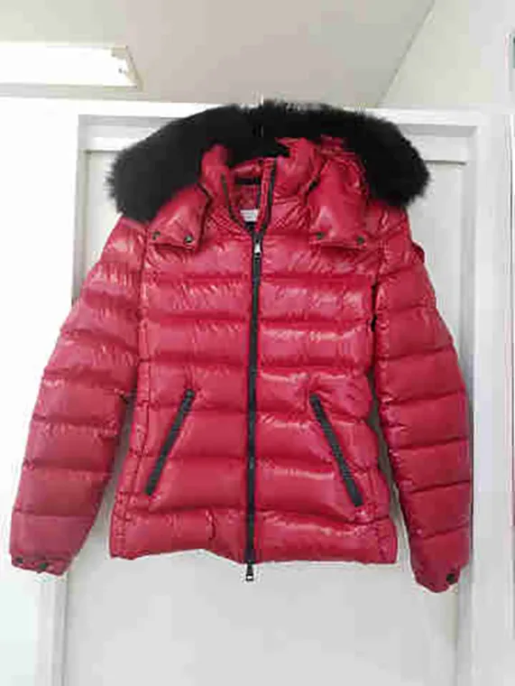 モンクレール ダウンジャケット BADY FUR バディファー フォックスファー 2018AW レッド買取参考価格 | 奈良県奈良市