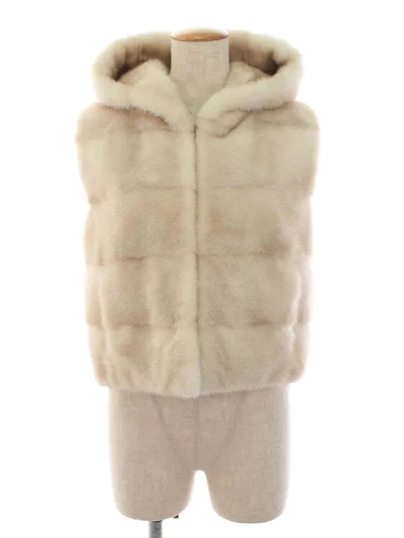 フォクシーブティック アウター 37282 リバーシブルファーベスト Hoodie Puff 2017年 ベージュ買取参考価格 | 徳島県徳島市