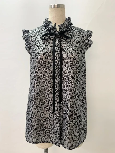 ルネ(Rene) シャツ 2019年 カットワーク リボンタイ フラワーモチーフ 6931240 シルバー買取参考価格 | 東京都中央区