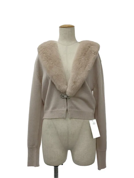 フォクシーブティック カーディガン Cardigan Vivier ミンクファー 39197 2018年 アンティークベージュ買取参考価格 | 愛媛県四国中央市
