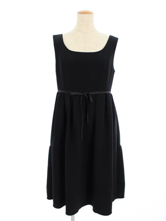 フォクシーニューヨーク ワンピース Modern Empire Dress 38330 2018年 ブラック買取参考価格 | 東京都荒川区