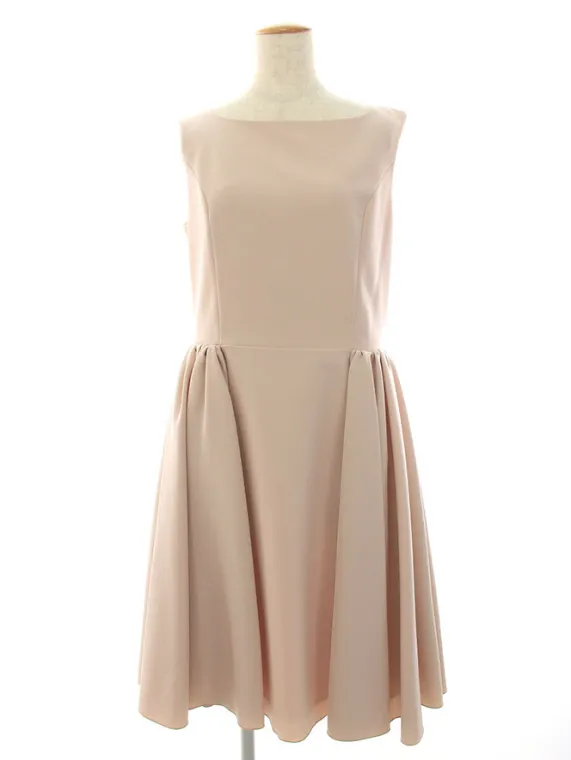 フォクシーニューヨーク ワンピース 38328 Side Gathers Dress 2019年 増産品 2019年 ベージュ買取参考価格 | 福岡県小郡市