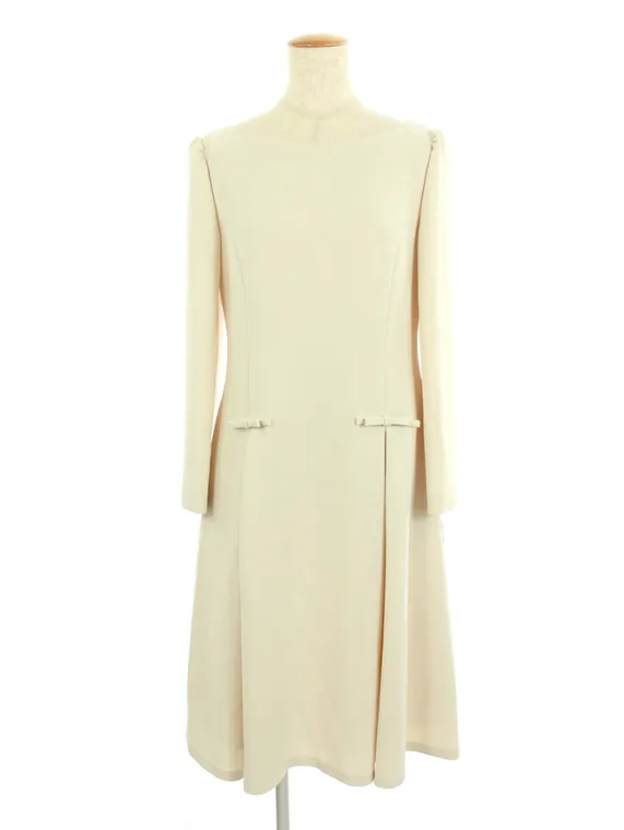 フォクシーニューヨーク ワンピース Odessa Dress 42642 2022年 ベージュグレー買取参考価格 | 東京都世田谷区