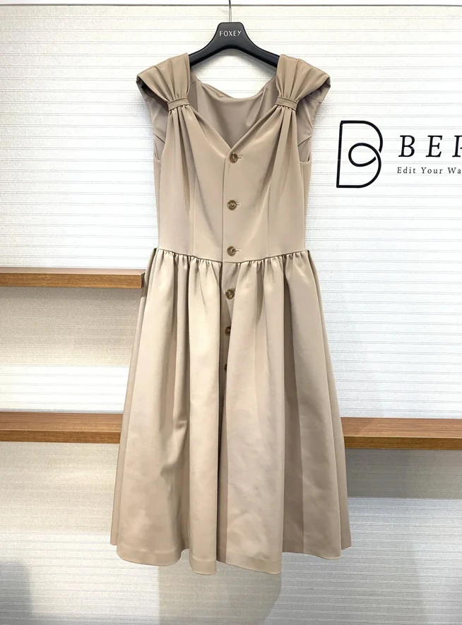 フォクシーニューヨーク ワンピース・ドレス Back Button Down Dress 38334買取参考価格 | 兵庫県尼崎市