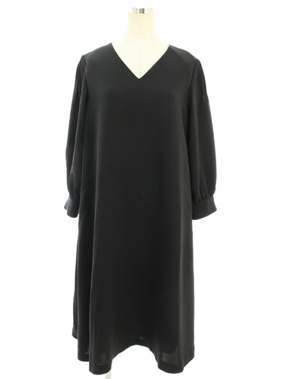 フォクシーニューヨーク ワンピース Ｄｒｅｓｓ 37802 2017年 ブラック買取参考価格 | 大阪府泉佐野市