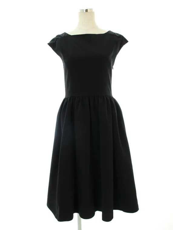 フォクシーニューヨーク ワンピース 38334 Back Button Down Dress 2018年 ブラック買取参考価格 | 兵庫県尼崎市