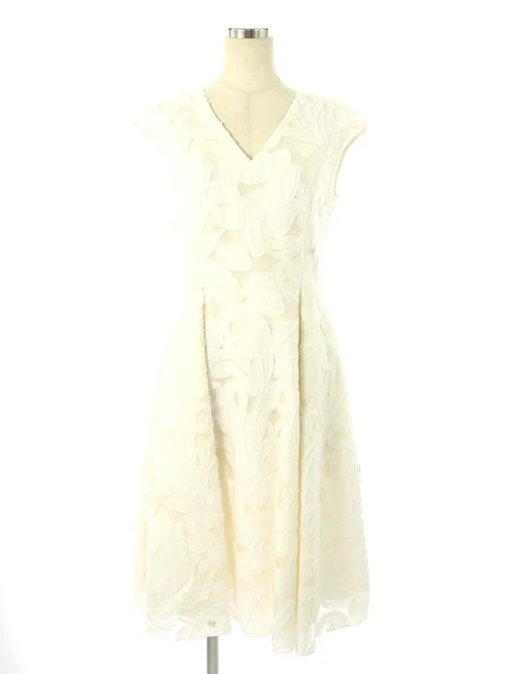 フォクシーブティック ワンピース White leaf 刺繍 花柄 36045 2016年 ホワイト買取実績 | 北海道