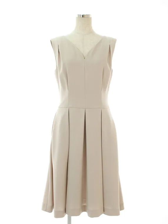 フォクシーブティック ワンピース 37658 Dress Retro Flora 2018年 ベージュ買取実績 | 東京都渋谷区