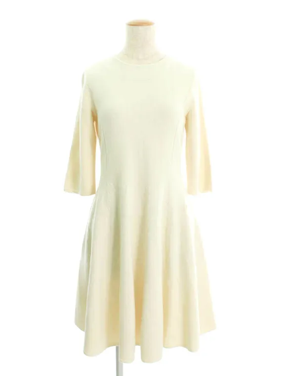 フォクシーブティック ワンピース Seamless Flare 34845 2016年 アイボリー買取参考価格 | 福岡市早良区