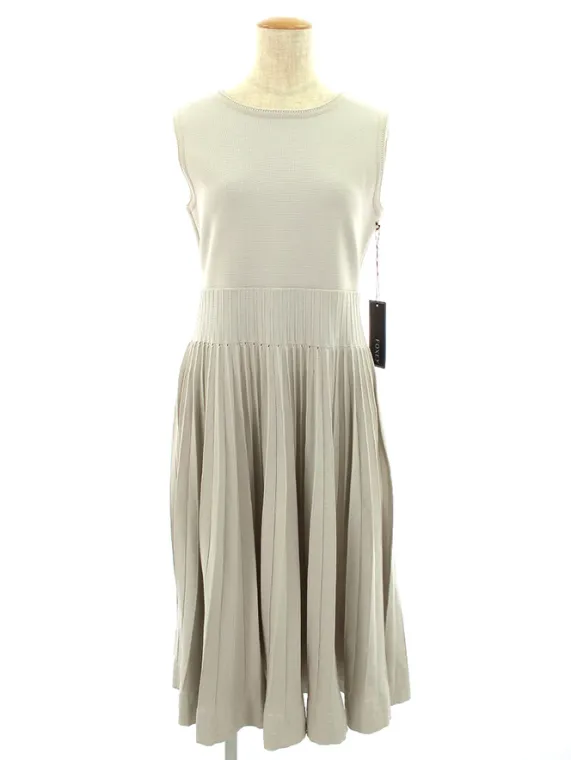 フォクシーブティック ワンピース 40807 Knit Dress Metronome 2020年 サンドベージュ買取実績 | 兵庫県芦屋市