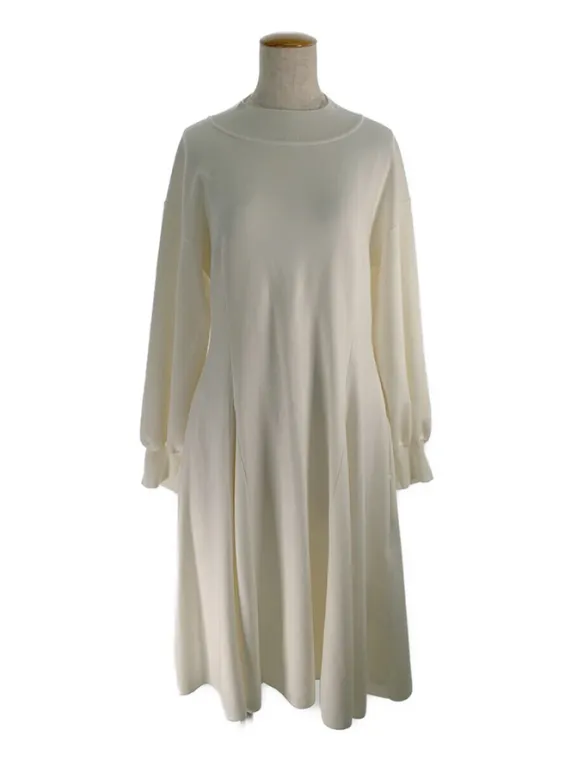 フォクシーブティック ワンピース Dress”The Ludivine Dress” 42610 2022年 オフホワイト買取参考価格 | 川崎市中原区