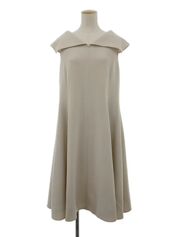 フォクシーブティック ワンピース Dress Bercelona 43009 2022年 ベージュ買取参考価格 | 東京都世田谷区
