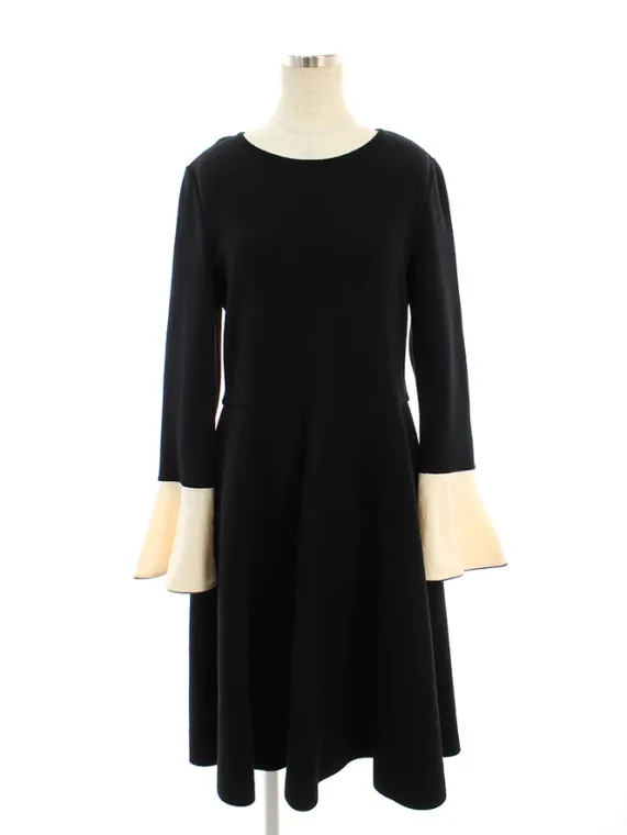 フォクシーブティック ワンピース 37107 Knit Dress Calla Lily 2017年 ブラック買取参考価格 | 福岡市中央区