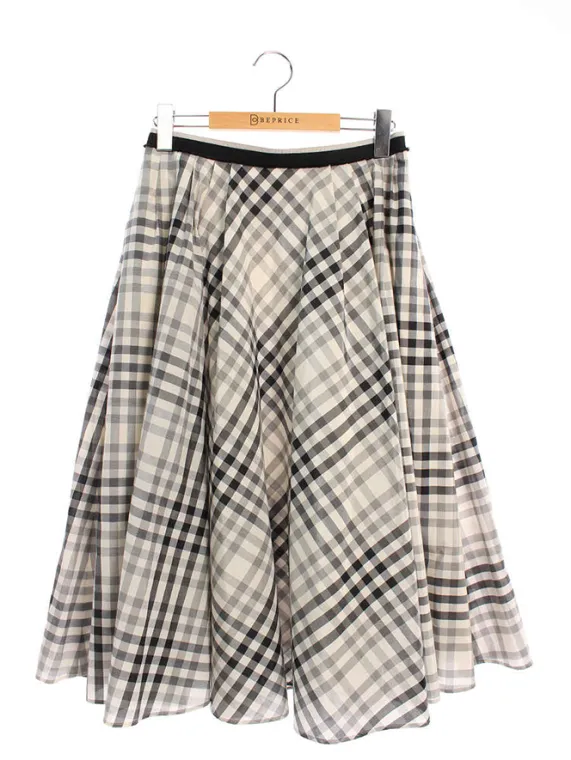 フォクシーブティック スカート 40986 Skirt Ms.Vichy 2020年 グレー買取参考価格 | 京都市伏見区