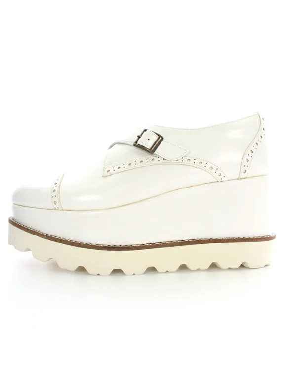 デイジーリンforフォクシー スニーカー 01001 WATS Waterproof Air Tower Shoes 2018年 ホワイト買取参考価格 | 岡山県