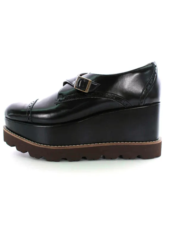 デイジーリンforフォクシー スニーカー 01001 WATS Waterproof Air Tower Shoes 2017年 ブラック買取参考価格 | 岡山県