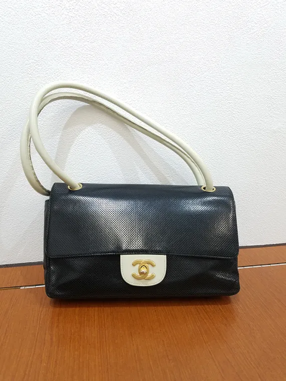 シャネル ショルダーバッグ ホワイト買取参考価格 | 奈良県大和郡山市