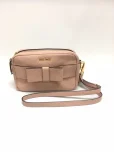 ミュウミュウショルダーバッグ MADRAS FIOCCO マドラスフィオッコ リボン レザーの参考買取価格