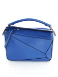 ロエベショルダーバッグ Puzzle Small Bag クラシックカーフ 322 30 K79 エレクトリックブルーの参考買取価格